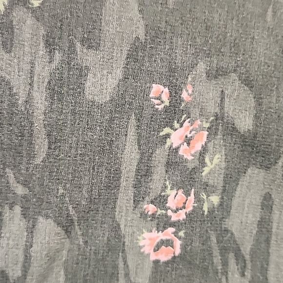 Monrow Gray Floral And Camo Jogger Pants Size Large - Picture 12 of 12